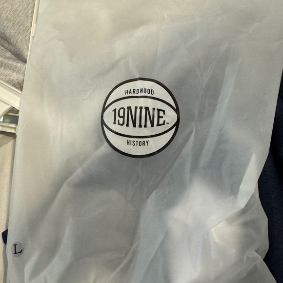 19NINE UCONN Basketball Retro Practice Shorts NWT! - Picture 4 of 4